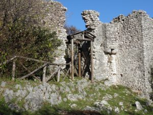 castello di castiglione di palombara